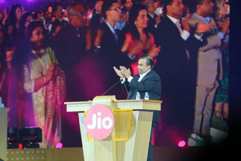 Reliance Jio: Taking Over India Digitally!!
