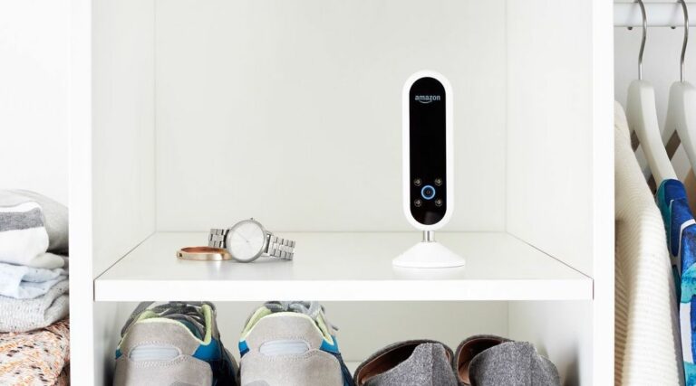 Amazon Echo Look Unveiled, Judges Your Outfits With Machine Learning