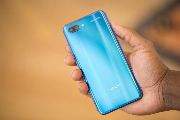 Honor 10 With 5.8-Inch FHD+ 19:9 Display, Dual Rear AI Camera Launched For Rs 32,990