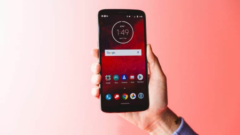 Moto Z3 With Snapdragon 835, Dual Rear Cameras, And 5G Moto Mod Announced